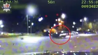 Kierowca driftował przed policyjnym radiowozem