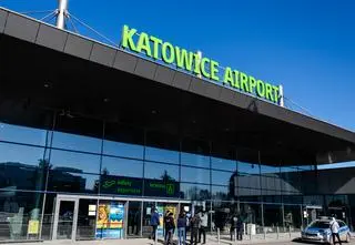 "Żartem" na lotnisku zrujnowała swoje wakacyjne plany