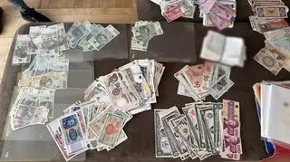 CBŚP zatrzymało fałszerza banknotów wielu państw         
