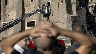 Zmarł robotnik wydobyty spod gruzów zawalonej wieży