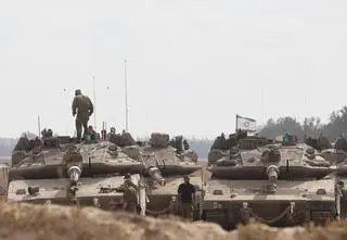 Przywódcy o "skandalicznych działaniach" Izraela. Zagrozili sankcjami