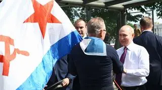Władimir Putin w Petersburgu podczas Dnia Marynarki Wojennej