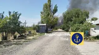 Dym w pobliżu bazy wojskowej Rosjan w Mariupolu 