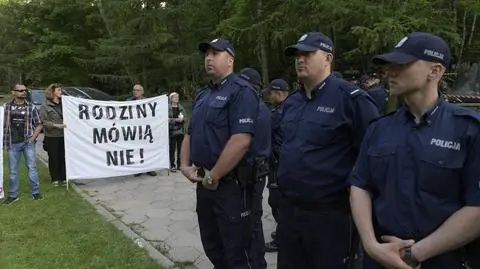 Horała: za rządów PiS "prawa człowieka nie były łamane". Przypominamy, że były 
