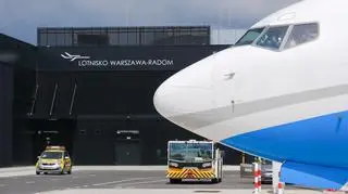 Jedno regularne połączenie i 90 osób dziennie. Lotnisko w Radomiu wciąż na minusie