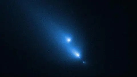 Rozpadająca się kometa C/2025 K1