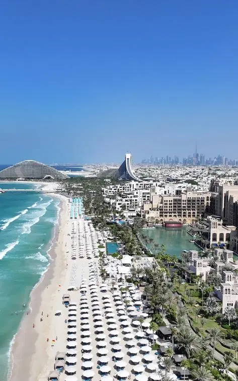 Cios w finansowy raj. "Ludzie wolą uciekać, niż przyjeżdżać"