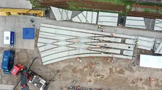 Elementy placu Zawiszy powstały w krakowskiej fabryce