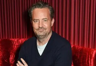 Kolejny zgon powiązany ze sprawą Matthew Perry'ego. Ujawniono SMS-a