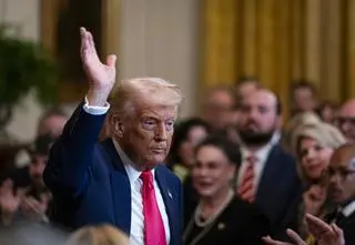 Amerykanie o Trumpie: czy za bardzo faworyzuje Rosję? Sondaż