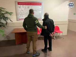 Mężczyzna oblał swoją partnerkę benzyną