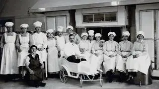 Kitchen staff - early 20th centrury