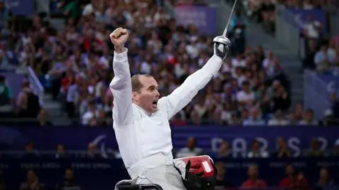 Dąbrowski z drugim medalem. Po szabli przyszła szpada