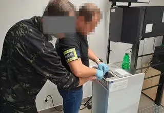 Groził, że podpali dom. Matka zadzwoniła na policję