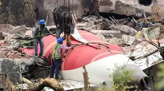 Ahmadabad. Trwają prace na miejscu katastrofy samolotu Air India 