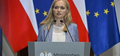 Limity płac i e-kolejki na zabiegi. Eksperci: to nie jest reforma