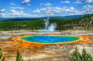 Grand Prismatic Spring w Parku Narodowym Yellowstone
