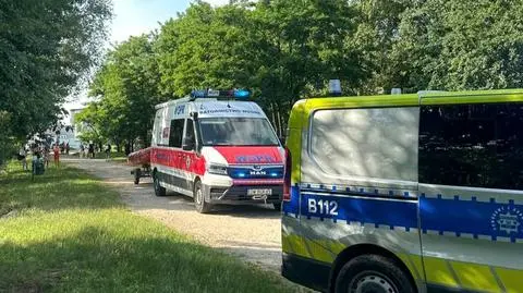 Nastolatka topiła się w stawie