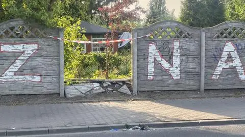 Zniszczone ogrodzenie