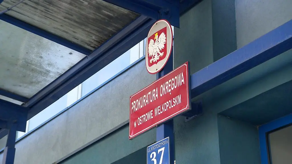 Myślał, że pisze do 11-latki. Strażak ochotnik z zarzutem