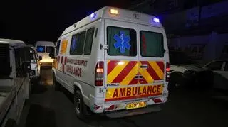 Eksplozja na komisariacie w Indiach. Karetka pogotowia w pobliżu miejsca zdarzenia