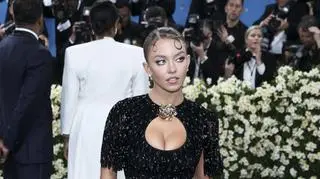 Sydney Sweeney w kreacji od Miu Miu