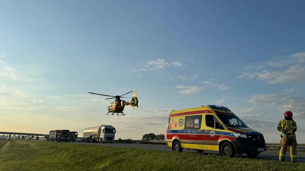 Dwie osoby zostały ranne i przetransportowane do szpitala