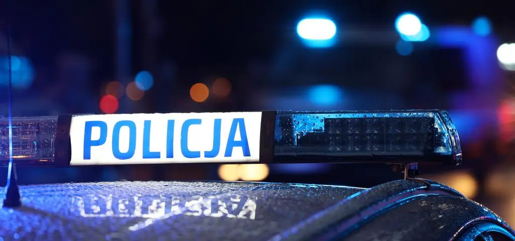Po bójce przed hostelem, wrócił z kuchennym nożem. 46-latek usłyszał zarzuty