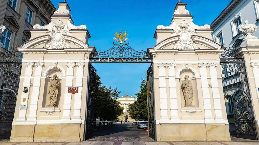 "Przykra sprawa". Rektor o dużym wycieku danych
