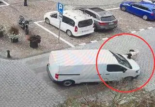 Ciężarna kobieta potrącona na przejściu dla pieszych. Nagranie 