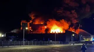 Pożar zakładu obróbki opon w Szczecinie