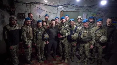 "Nasi obrońcy. Linia frontu". Zełenski wśród żołnierzy