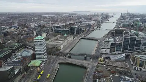 Od piątku nowe zasady dla podróżujących do Irlandii