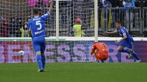 Trzy gole stracone w osiem minut w tym katastrofalna wpadka bramkarza