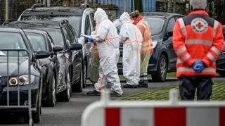 Stanowisko przeprowadzania testów "drive-thru" w Oberhausen
