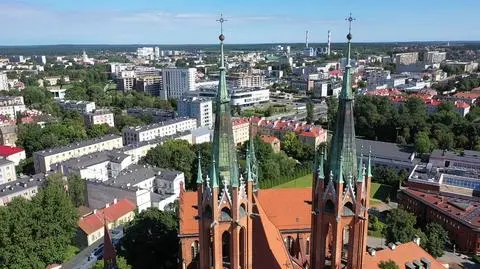 Rosną rachunki za prąd. Problemy mają też samorządy "Oszczędności są w tysiącach, a wydatki idą w miliony"