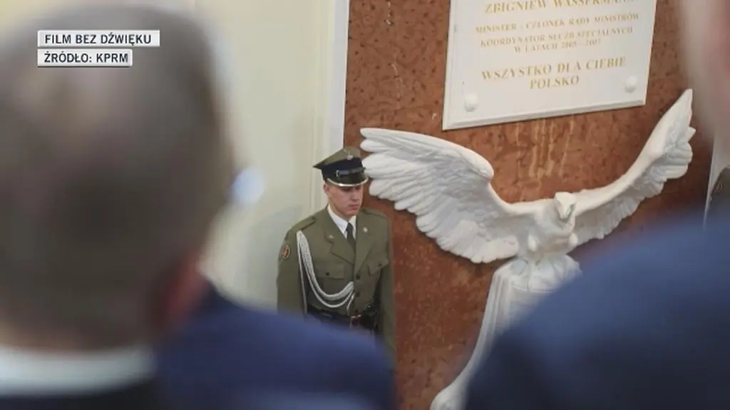 W Kancelarii Premiera odsłonięto tablice poświęcone ofiarom katastrofy smoleńskiej