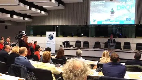 Dokument Ewy Ewart wyświetlony w Parlamencie Europejskim