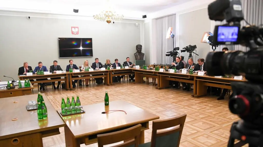 Komisja ds. Amber Gold przedstawiła projekt raportu. Powstała tylko po to żeby dopaść Tuska