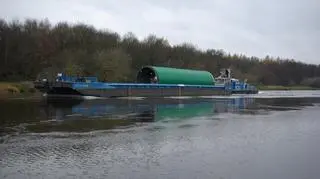 Silosy transportowane są przez specjalne pchacze