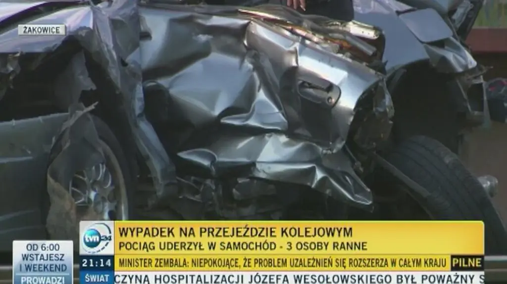 Pociąg wjechał w samochód na przejeździe zginął mężczyzna