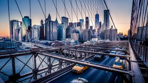 nowy jork samochody shutterstock_693636631