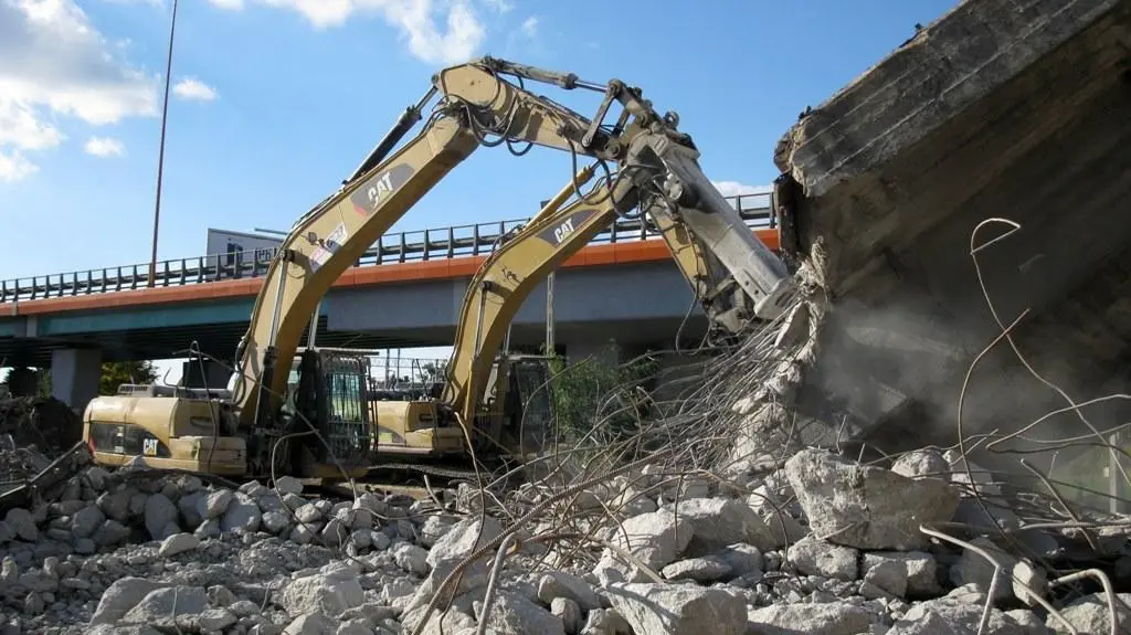 Rozbiórka zdemontowanych fragmentów
