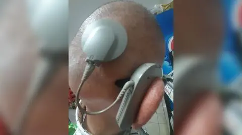 Dzięki temu aparatowi mógł słyszeć i uczyć się mowy. Policja szuka osoby, która przywłaszczyła urządzenie