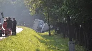 Ciężarówka wjechała do rowu 