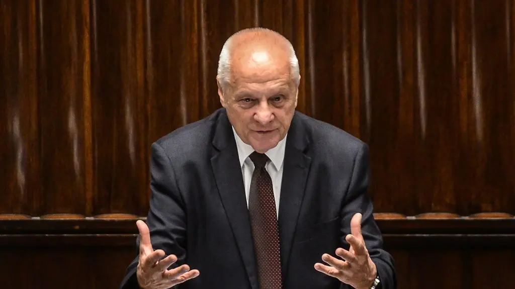 Niesiołowski: Macierewicz wykorzystuje katastrofę smoleńską do walki politycznej