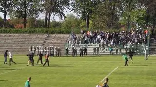 Starcia pseudokibiców z policją