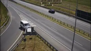 Później uderzył w barierze na węźle 