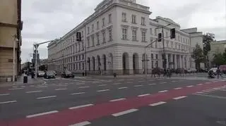 Limuzyna prezesa PiS na Nowym Świecie (nagranie z 2 września)