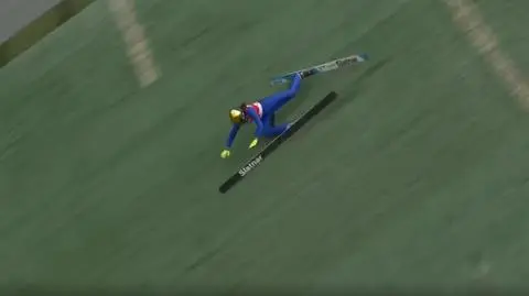 Groźny upadek w Klingenthal. Wiatr porwał liderkę konkursu